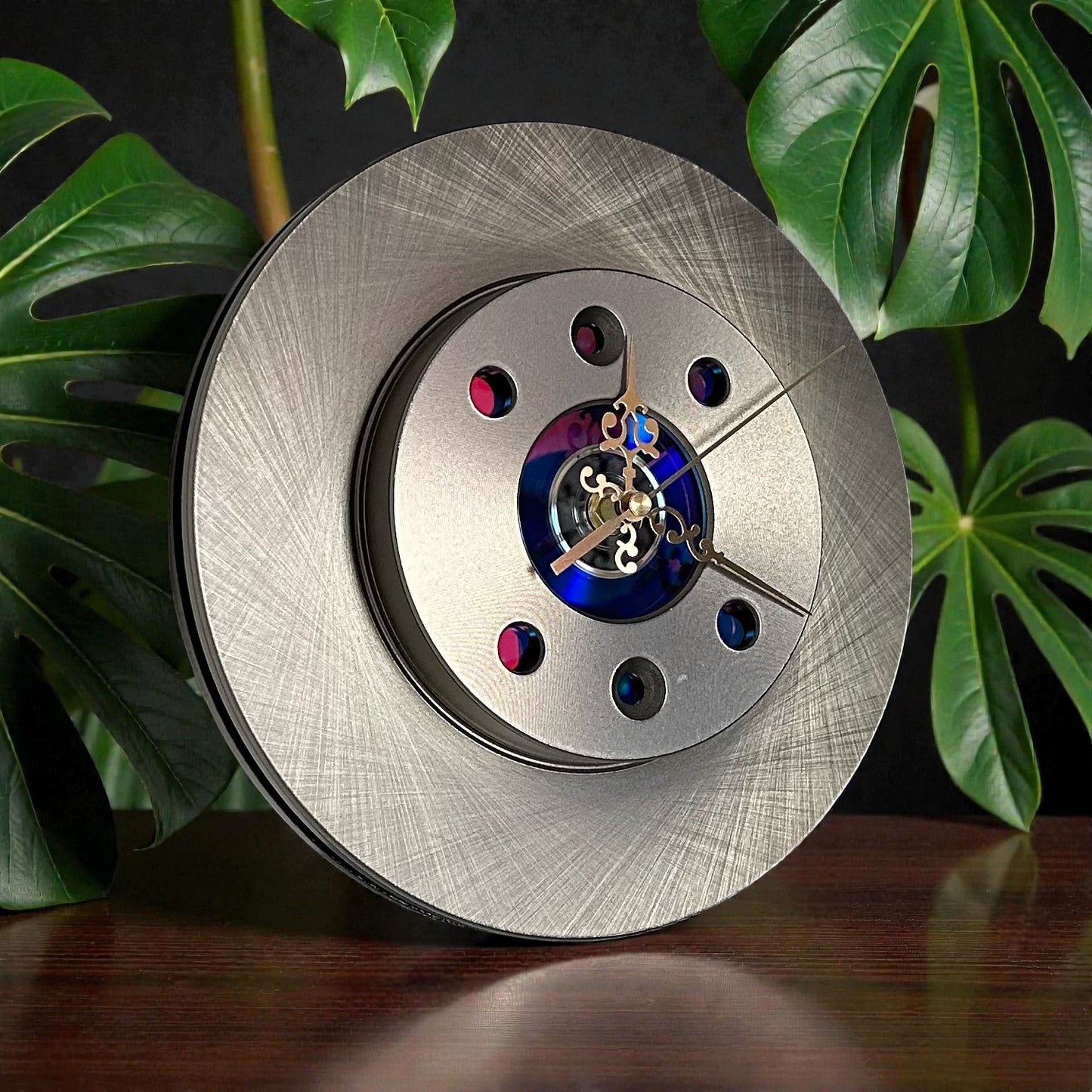 Brake disc clock with vintage hands