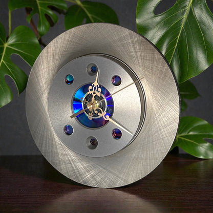 Brake disc clock with vintage hands