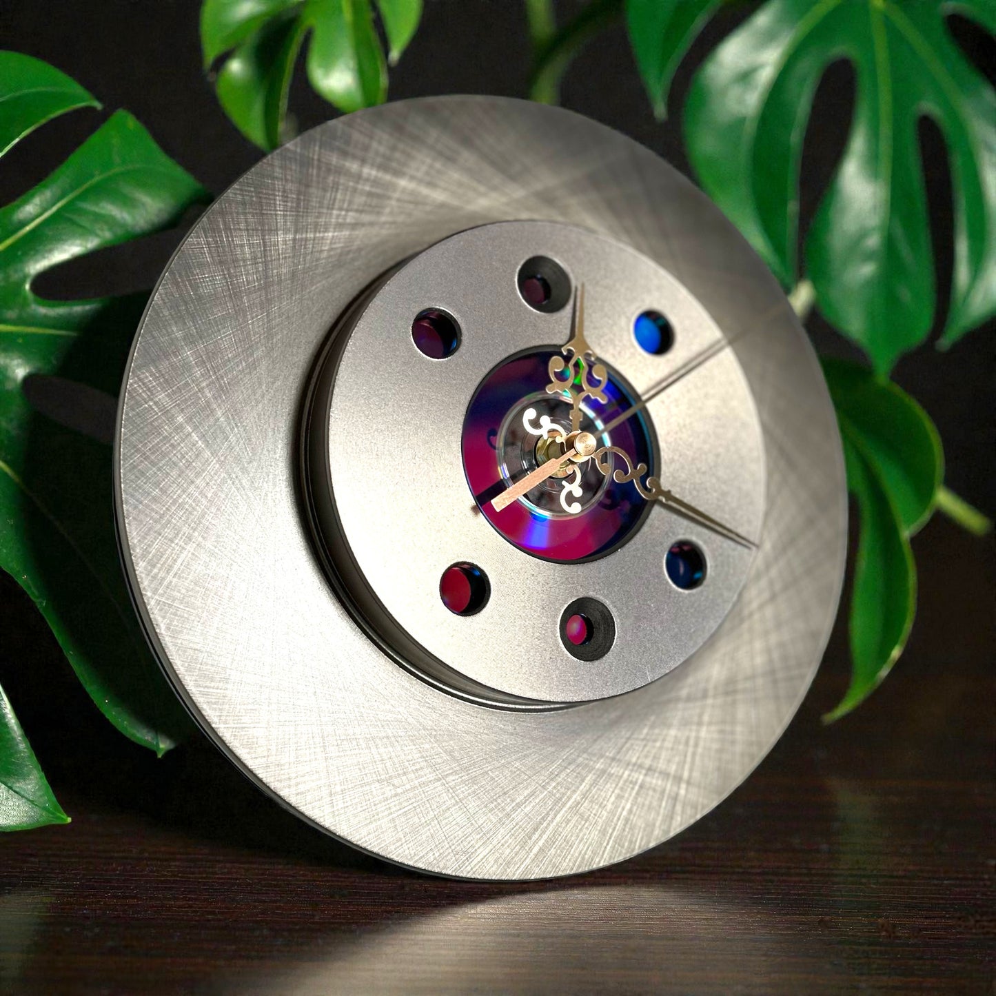 Brake disc clock with vintage hands