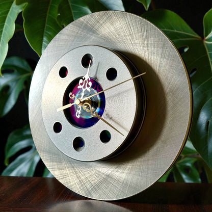 Brake disc clock with vintage hands