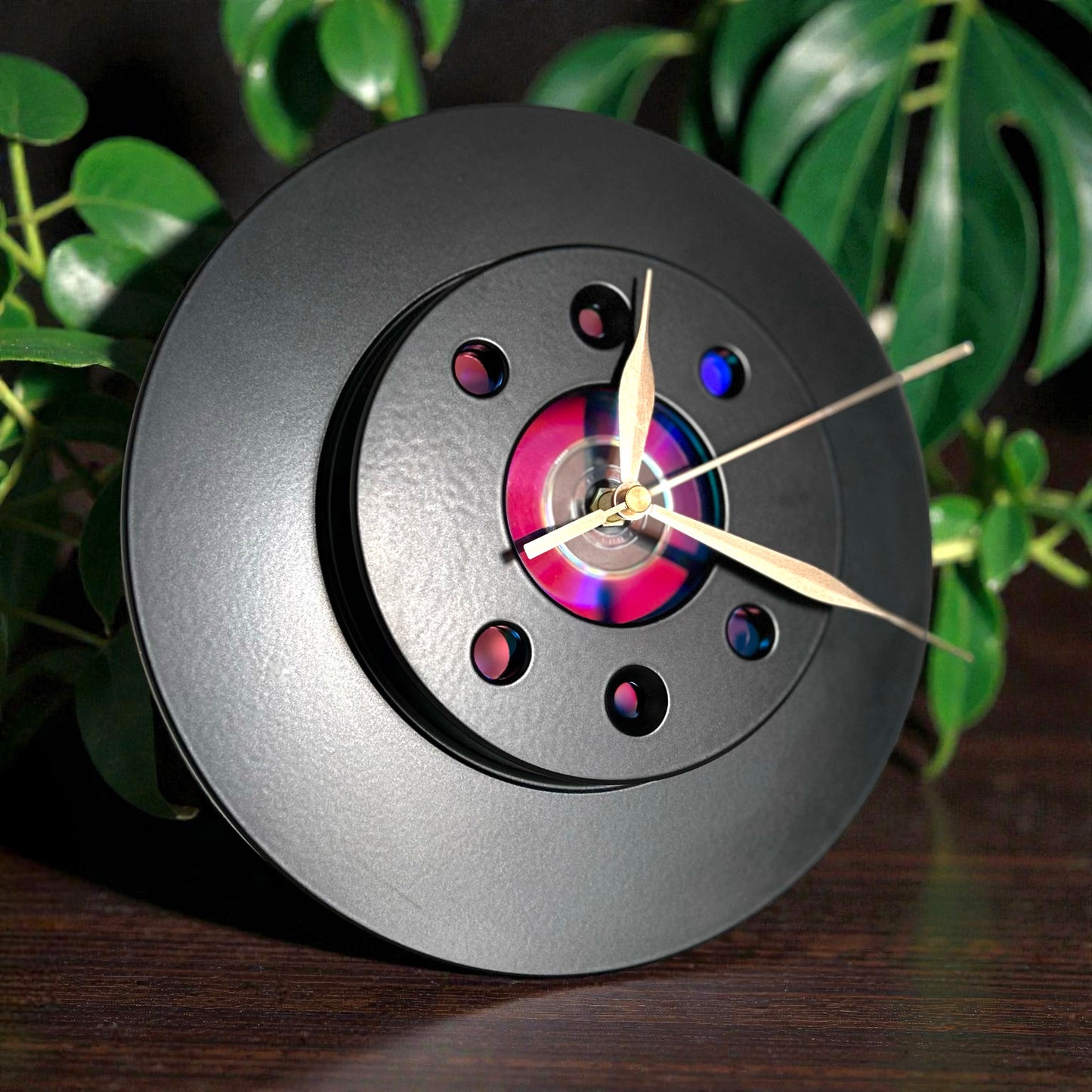 Brake disc clock with classic hands