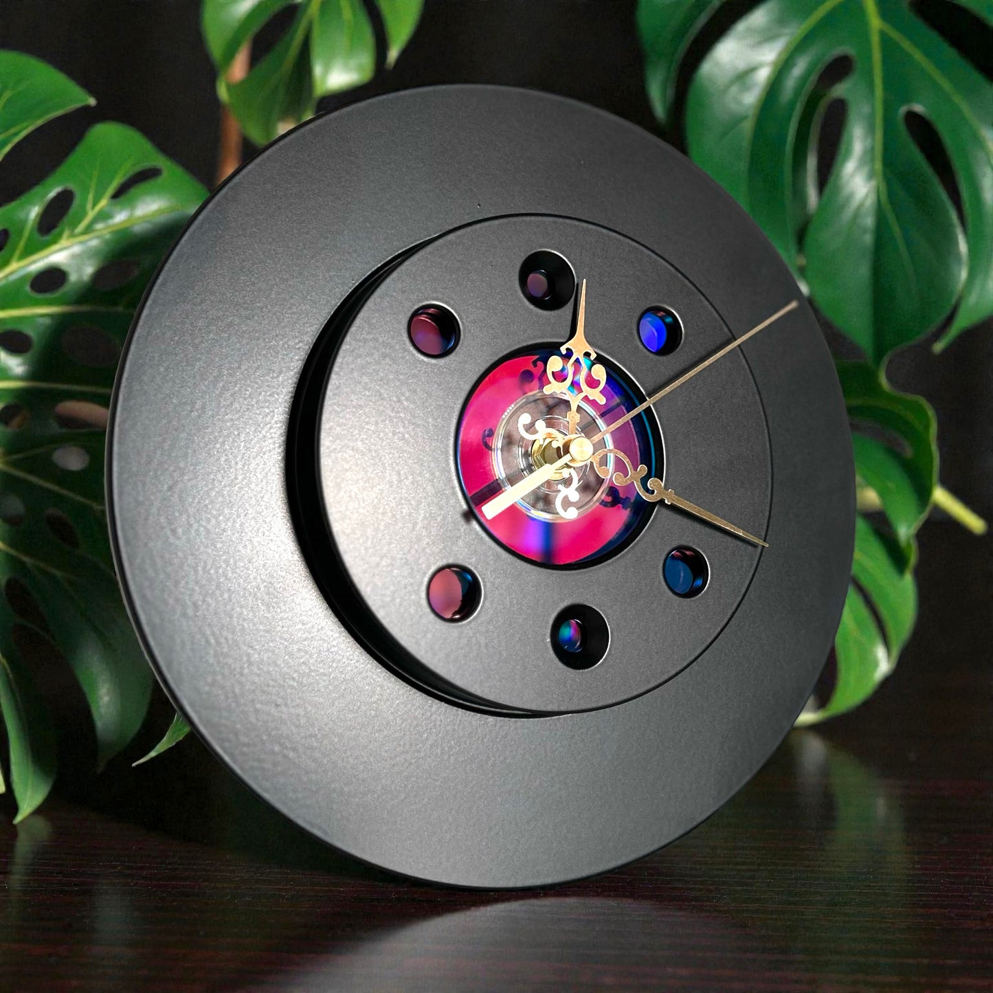 Brake disc clock with vintage hands