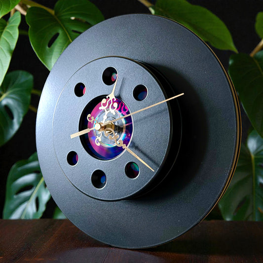 Brake disc clock with vintage hands