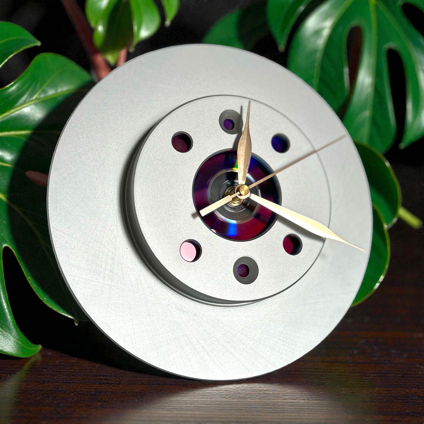 Brake disc clock with classic hands