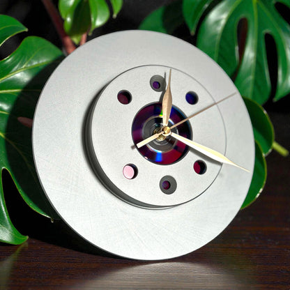 Brake disc clock with classic hands