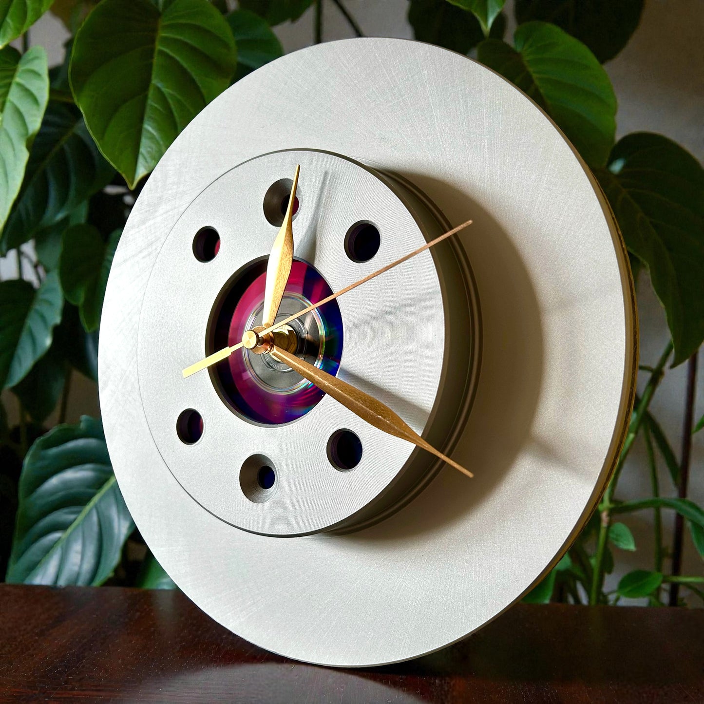 Brake disc clock with classic hands