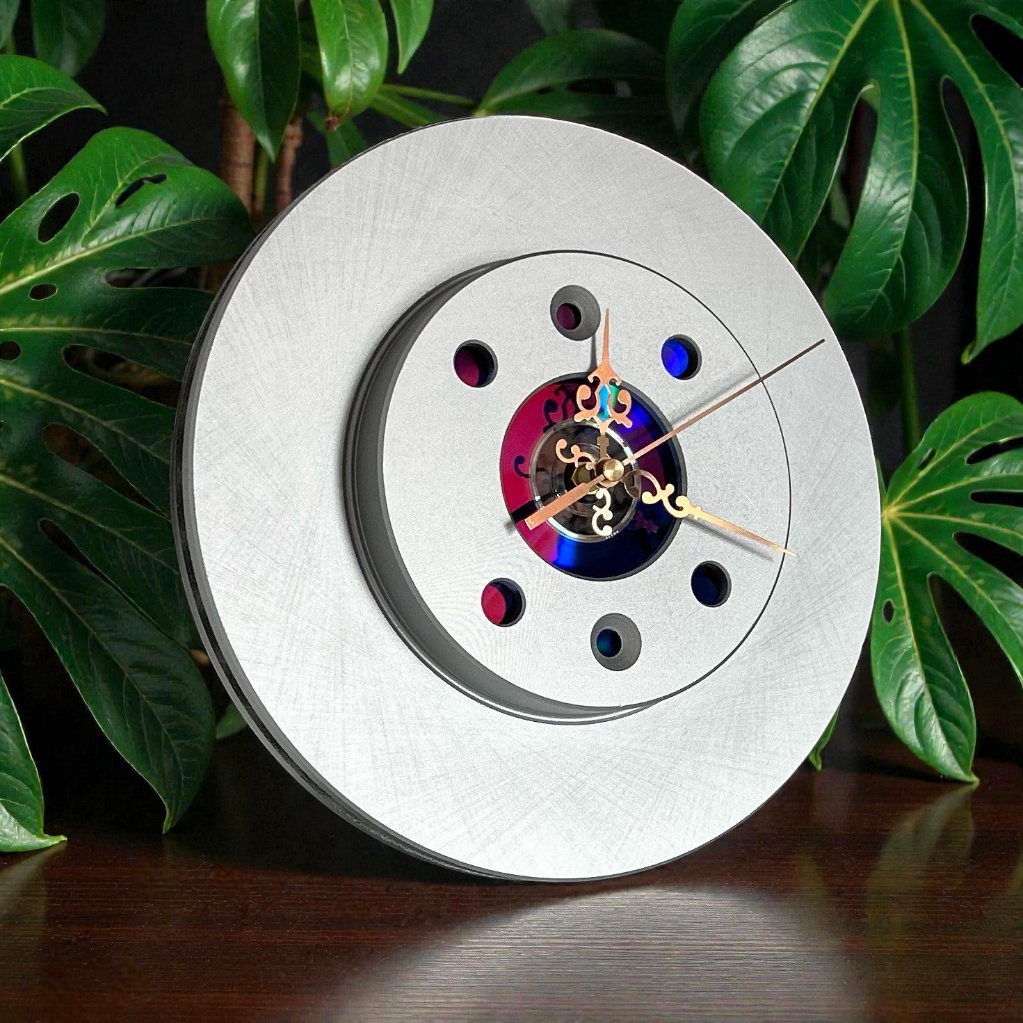 Brake disc clock with vintage hands