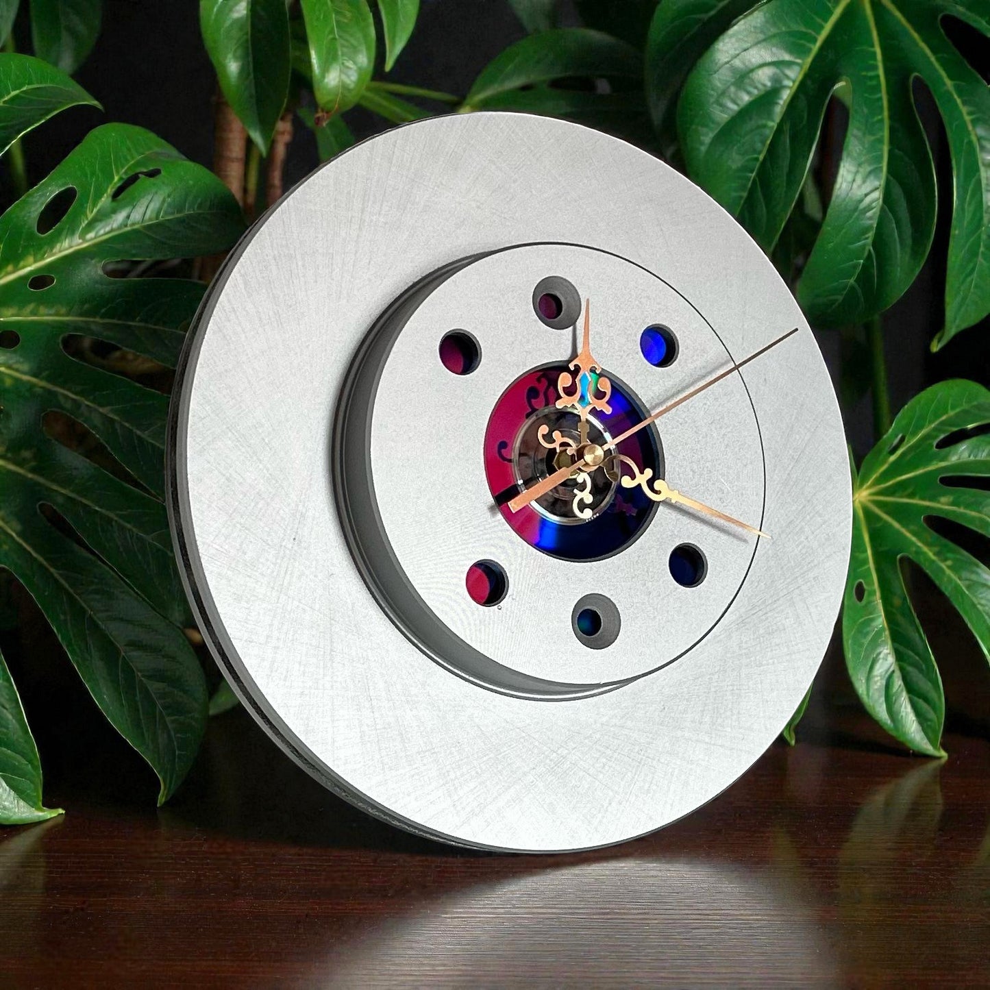 Brake disc clock with vintage hands